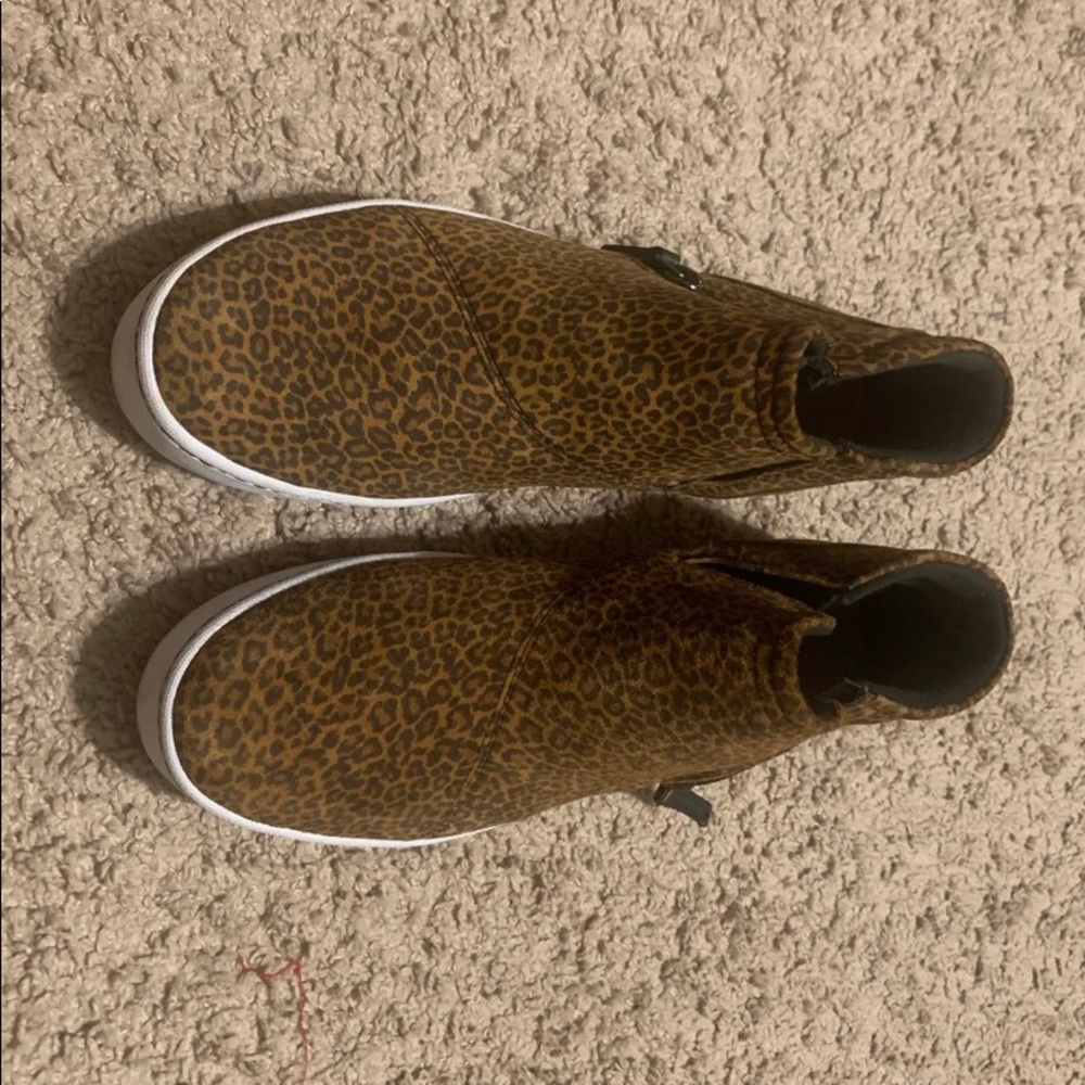Women Size 10 Leonard print Clarks